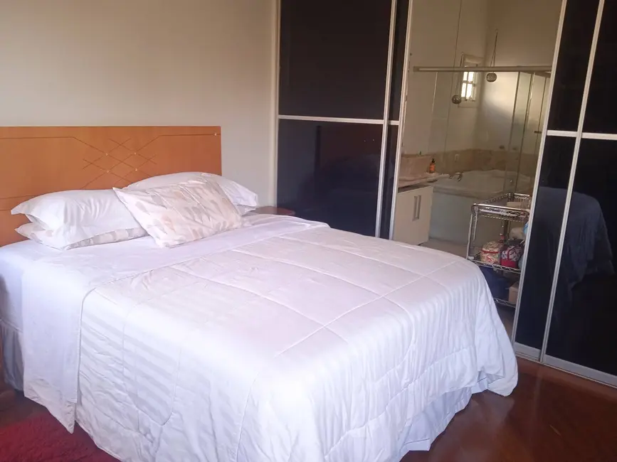 Foto 3 de Casa com 5 quartos à venda, 410m2 em Sao Jose Dos Campos - SP