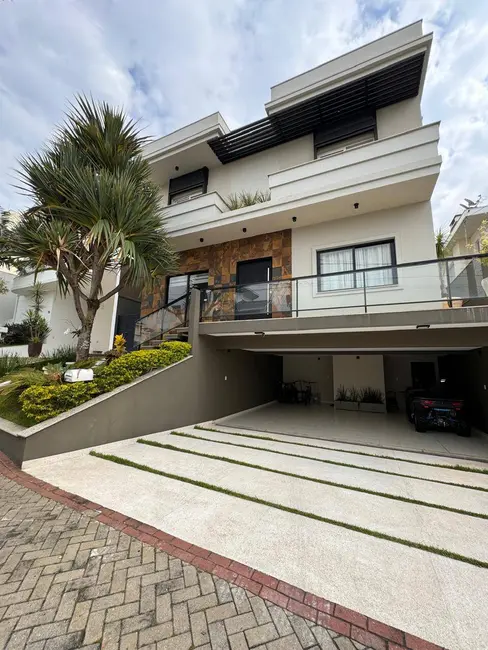 Foto 2 de Casa com 4 quartos à venda, 343m2 em Sao Jose Dos Campos - SP