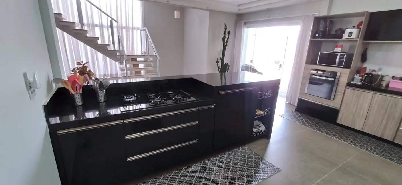 Casa com 3 quartos à venda, 300m2 em Cacapava - SP - imagem 7 Foto 7 de Casa com 3 quartos à venda, 300m2 em Cacapava - SP