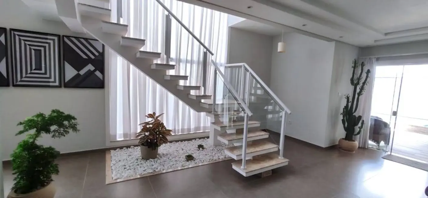 Casa com 3 quartos à venda, 300m2 em Cacapava - SP - imagem 9 Foto 9 de Casa com 3 quartos à venda, 300m2 em Cacapava - SP