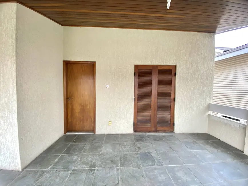 Casa à venda, 360m2 em Sao Jose Dos Campos - SP - imagem 6 Foto 6 de Casa à venda, 360m2 em Sao Jose Dos Campos - SP