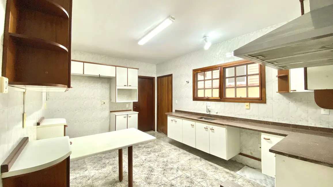 Casa à venda, 360m2 em Sao Jose Dos Campos - SP - imagem 9 Foto 9 de Casa à venda, 360m2 em Sao Jose Dos Campos - SP