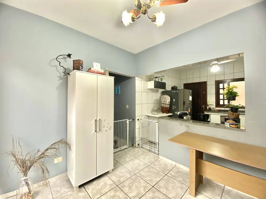 Casa com 3 quartos à venda, 250m2 em Jardim Terras de Santa Helena, Jacarei - SP - imagem 6 Foto 6 de Casa com 3 quartos à venda, 250m2 em Jardim Terras de Santa Helena, Jacarei - SP