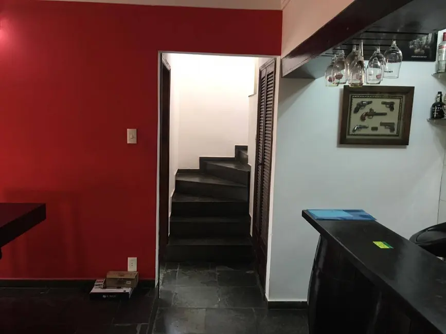 Foto 4 de Casa com 4 quartos à venda, 220m2 em Sao Jose Dos Campos - SP