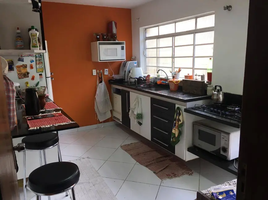 Foto 6 de Casa com 4 quartos à venda, 220m2 em Sao Jose Dos Campos - SP
