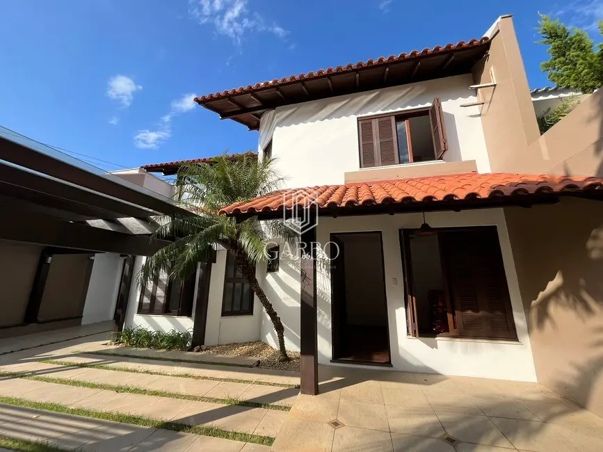 Foto 1 de Casa com 3 quartos à venda, 229m2 em Santo Inácio, Santa Cruz Do Sul - RS