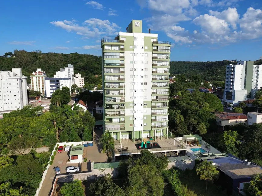 Foto 1 de Apartamento com 3 quartos à venda, 307m2 em Centro, Santa Cruz Do Sul - RS
