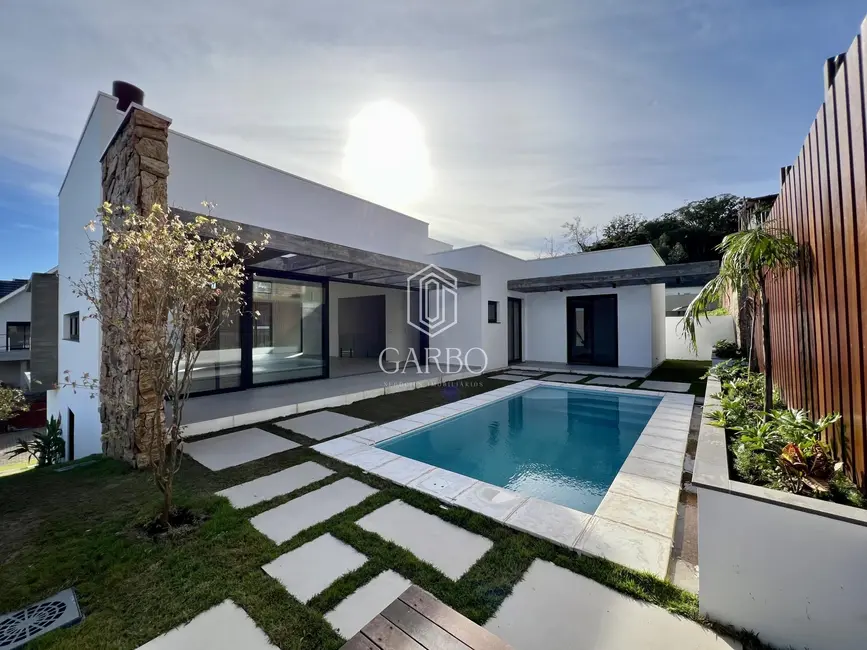 Foto 1 de Casa com 3 quartos à venda, 265m2 em Country, Santa Cruz Do Sul - RS