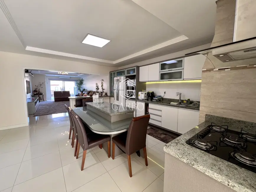Foto 1 de Casa com 4 quartos à venda, 505m2 em Santo Inácio, Santa Cruz Do Sul - RS