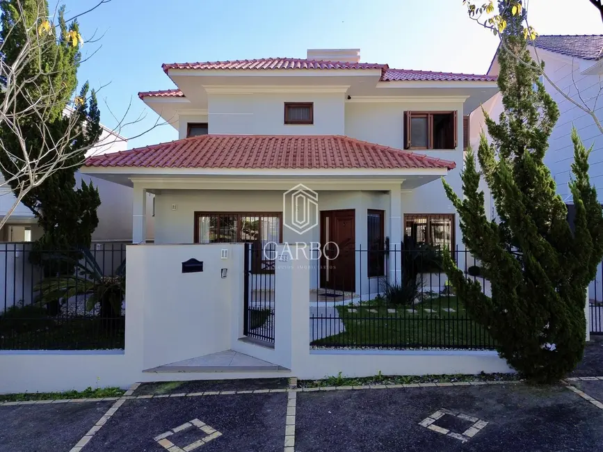 Casa com 3 quartos à venda, 243m2 em Santo Inácio, Santa Cruz Do Sul - RS - imagem 1 Foto 1 de Casa com 3 quartos à venda, 243m2 em Santo Inácio, Santa Cruz Do Sul - RS