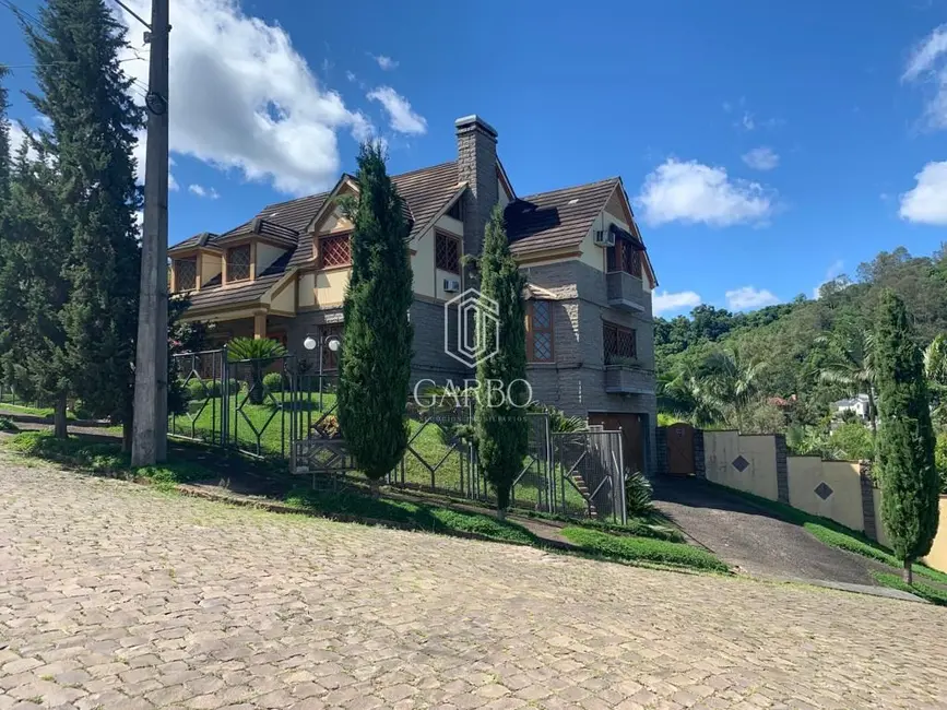 Casa com 4 quartos à venda, 563m2 em Higienópolis, Santa Cruz Do Sul - RS - imagem 1 Foto 1 de Casa com 4 quartos à venda, 563m2 em Higienópolis, Santa Cruz Do Sul - RS