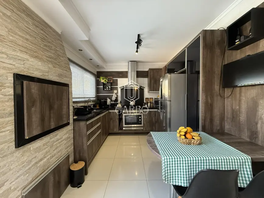 Casa com 4 quartos à venda, 224m2 em São João, Santa Cruz Do Sul - RS - imagem 5 Foto 5 de Casa com 4 quartos à venda, 224m2 em São João, Santa Cruz Do Sul - RS