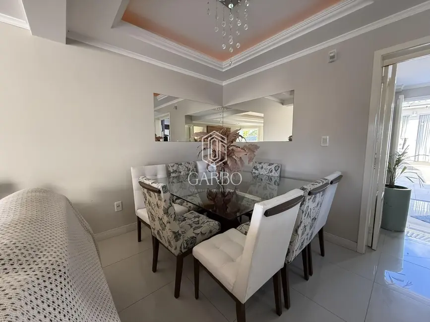 Casa com 4 quartos à venda, 224m2 em São João, Santa Cruz Do Sul - RS - imagem 6 Foto 6 de Casa com 4 quartos à venda, 224m2 em São João, Santa Cruz Do Sul - RS