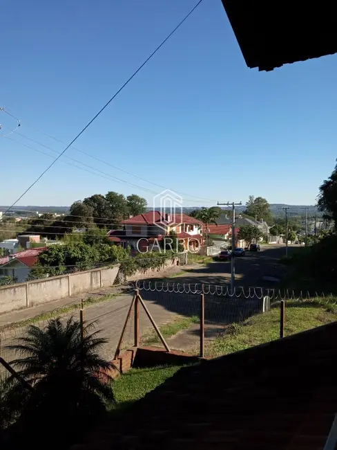 Casa com 3 quartos à venda, 200m2 em Universitário, Santa Cruz Do Sul - RS - imagem 3 Foto 3 de Casa com 3 quartos à venda, 200m2 em Universitário, Santa Cruz Do Sul - RS