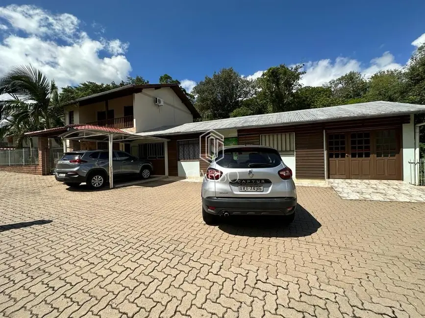 Foto 1 de Loja com 3 quartos à venda, 256m2 em Santo Inácio, Santa Cruz Do Sul - RS