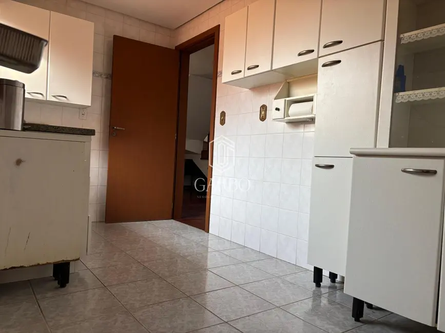 Foto 9 de Apartamento com 3 quartos à venda, 160m2 em Santo Inácio, Santa Cruz Do Sul - RS