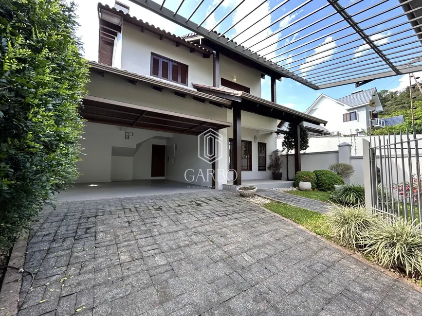 Foto 1 de Casa com 3 quartos à venda, 260m2 em Santo Inácio, Santa Cruz Do Sul - RS