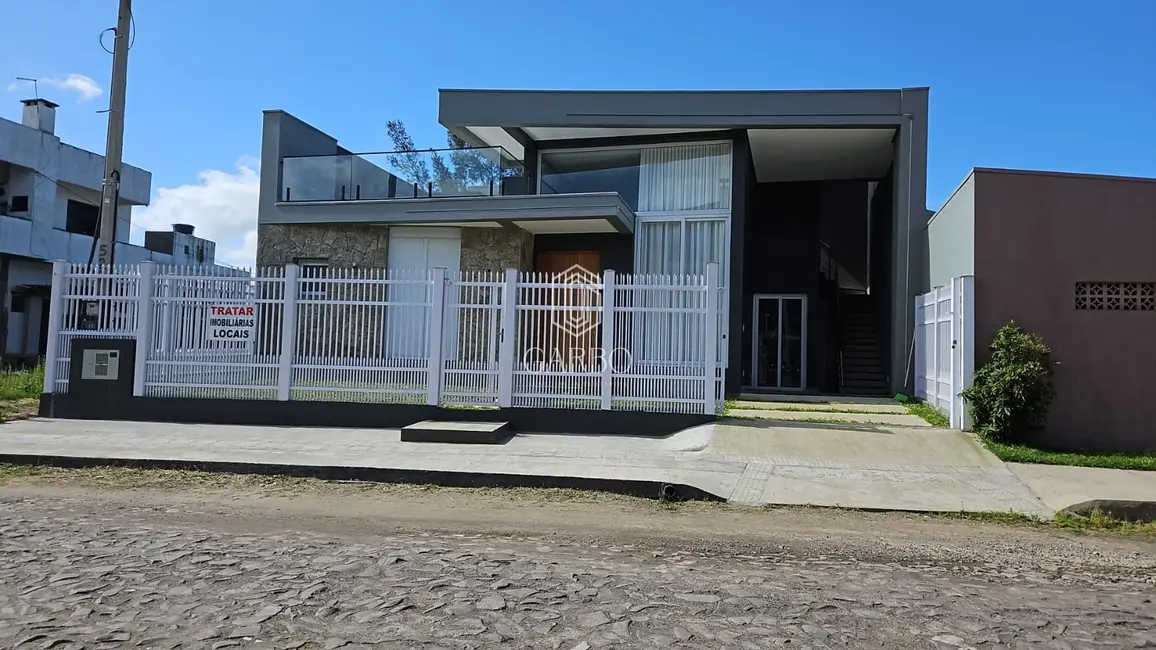 Foto 1 de Casa com 3 quartos à venda, 130m2 em Capao Da Canoa - RS