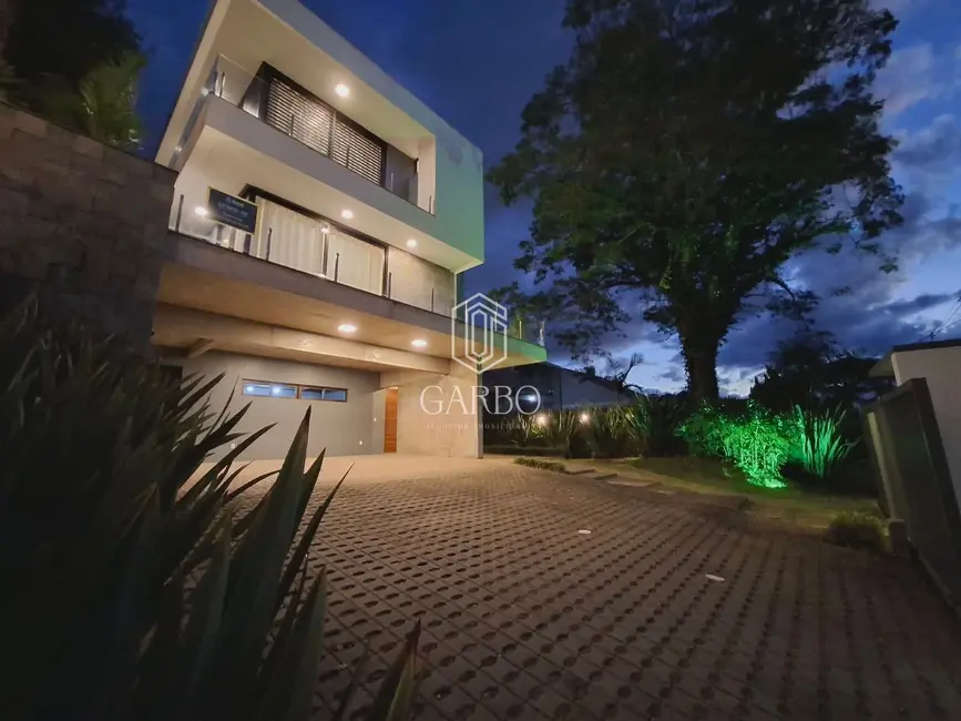 Casa com 3 quartos à venda, 354m2 em Jardim Europa, Santa Cruz Do Sul - RS - imagem 2 Foto 2 de Casa com 3 quartos à venda, 354m2 em Jardim Europa, Santa Cruz Do Sul - RS