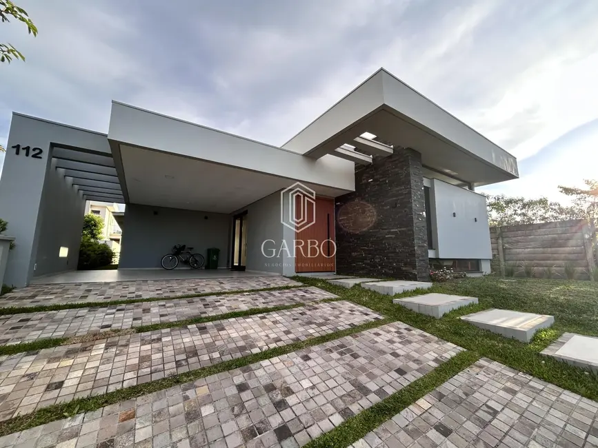 Foto 1 de Casa com 3 quartos à venda, 212m2 em Country, Santa Cruz Do Sul - RS