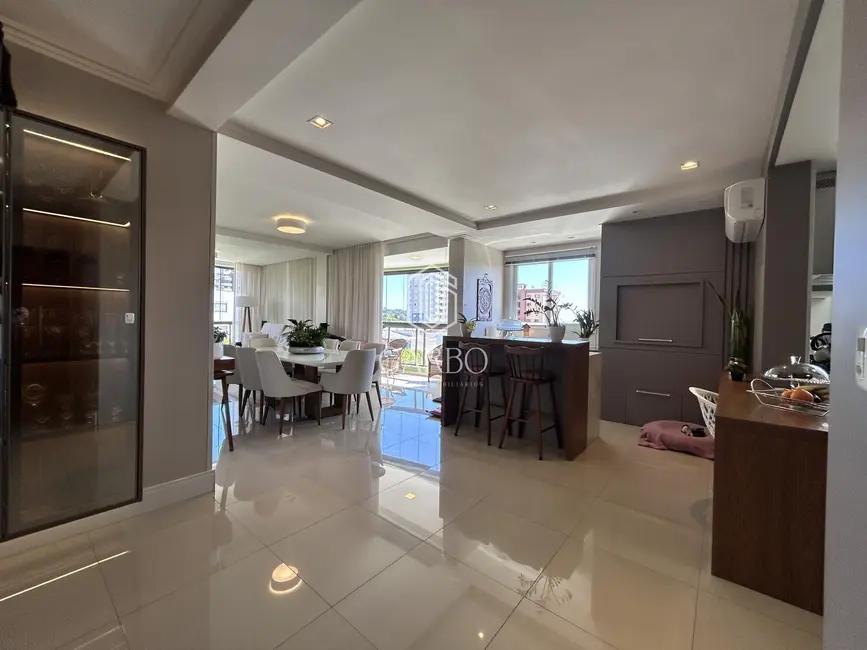 Foto 6 de Apartamento com 3 quartos à venda, 198m2 em Centro, Santa Cruz Do Sul - RS