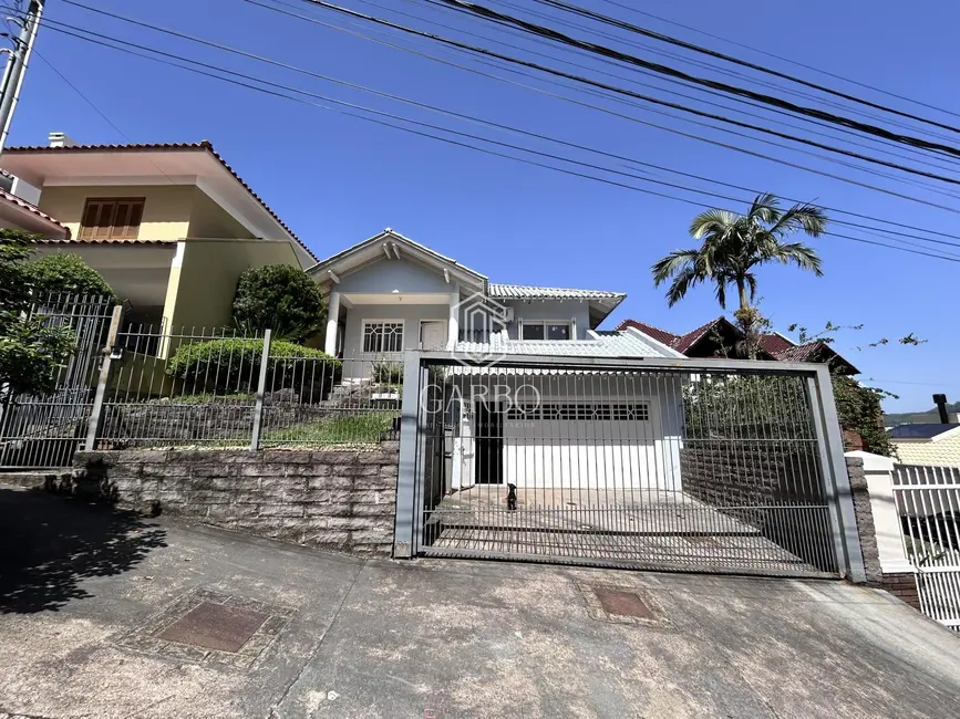 Foto 1 de Casa com 3 quartos à venda, 270m2 em Santo Inácio, Santa Cruz Do Sul - RS
