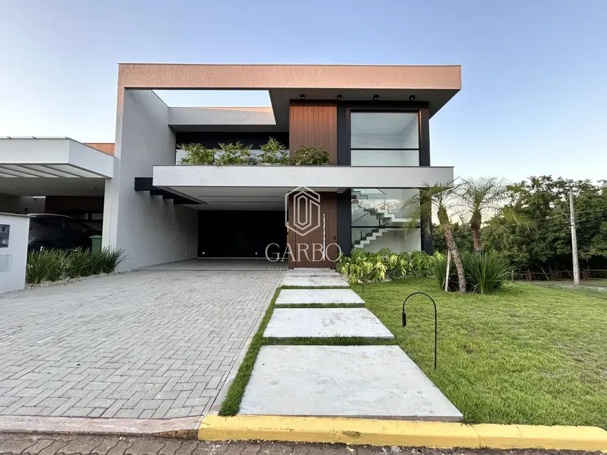 Foto 1 de Casa com 4 quartos à venda, 310m2 em Country, Santa Cruz Do Sul - RS