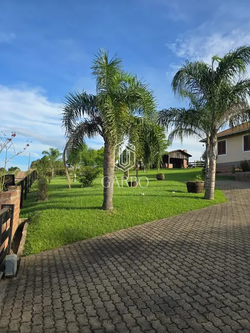 Foto 4 de Chácara com 3 quartos à venda, 218m2 em Country, Santa Cruz Do Sul - RS