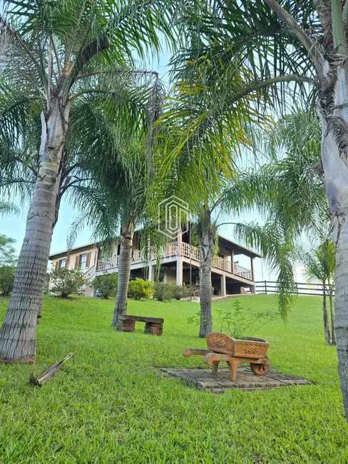 Foto 5 de Chácara com 3 quartos à venda, 218m2 em Country, Santa Cruz Do Sul - RS