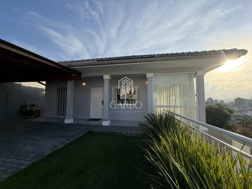 Casa com 3 quartos à venda, 167m2 em Margarida, Santa Cruz Do Sul - RS - imagem 1 Foto 1 de Casa com 3 quartos à venda, 167m2 em Margarida, Santa Cruz Do Sul - RS