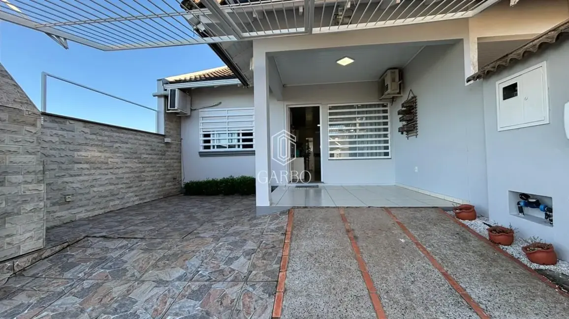 Casa com 2 quartos à venda, 91m2 em João Alves, Santa Cruz Do Sul - RS - imagem 1 Foto 1 de Casa com 2 quartos à venda, 91m2 em João Alves, Santa Cruz Do Sul - RS