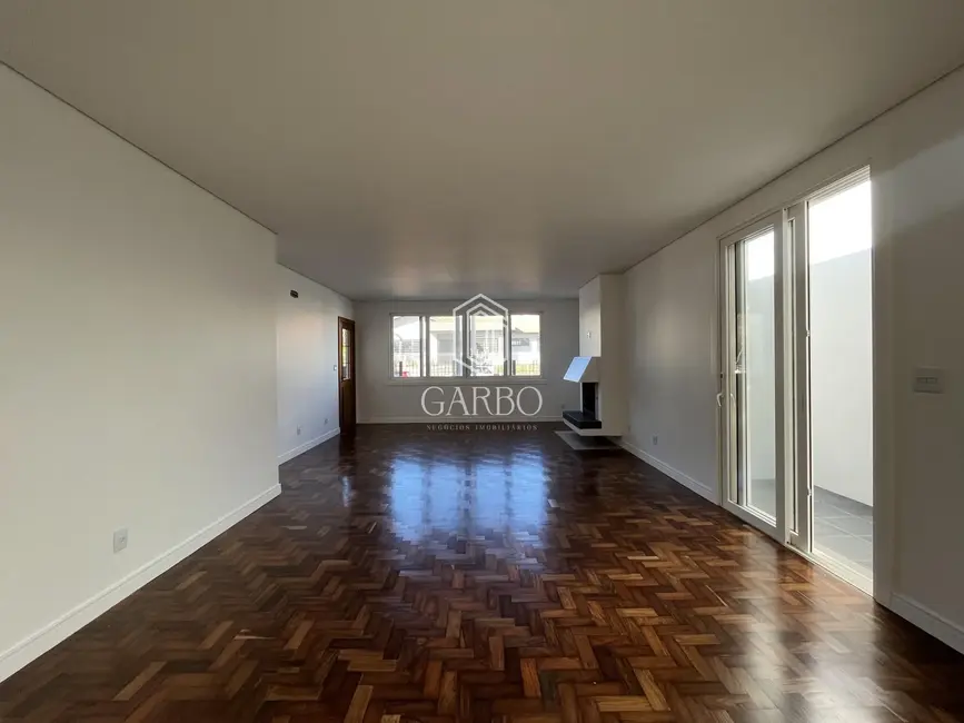 Casa com 3 quartos à venda, 311m2 em Goiás, Santa Cruz Do Sul - RS - imagem 6 Foto 6 de Casa com 3 quartos à venda, 311m2 em Goiás, Santa Cruz Do Sul - RS