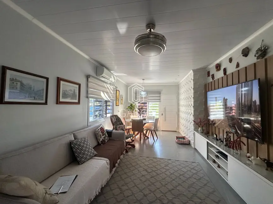 Foto 2 de Casa com 3 quartos à venda, 170m2 em Santo Inácio, Santa Cruz Do Sul - RS