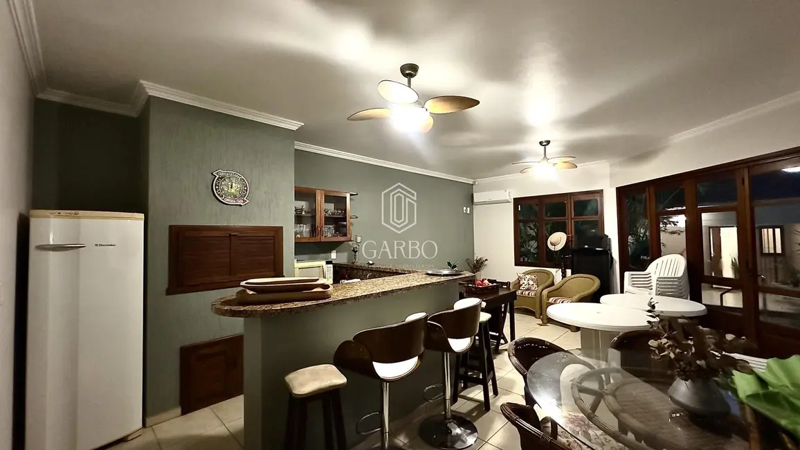 Foto 6 de Casa com 3 quartos à venda, 476m2 em Santo Inácio, Santa Cruz Do Sul - RS