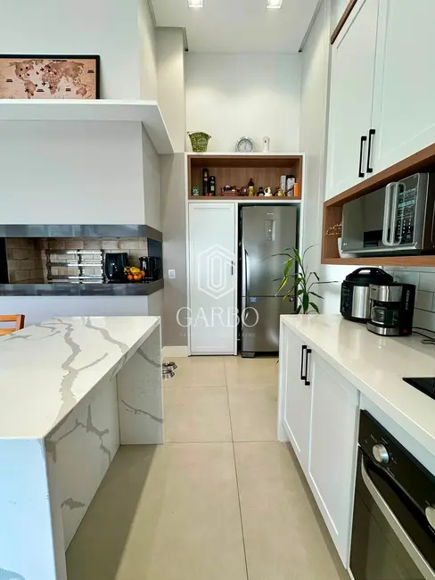 Casa com 3 quartos à venda, 200m2 em Country, Santa Cruz Do Sul - RS - imagem 8 Foto 8 de Casa com 3 quartos à venda, 200m2 em Country, Santa Cruz Do Sul - RS