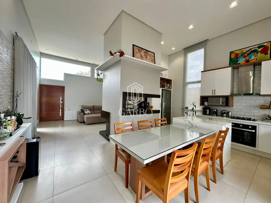 Casa com 3 quartos à venda, 200m2 em Country, Santa Cruz Do Sul - RS - imagem 6 Foto 6 de Casa com 3 quartos à venda, 200m2 em Country, Santa Cruz Do Sul - RS