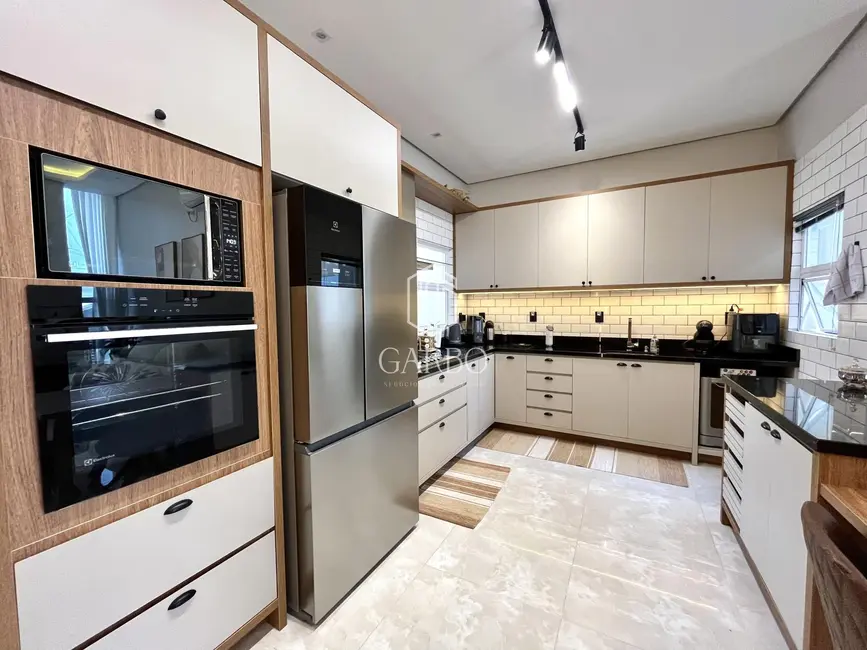Casa com 3 quartos à venda, 210m2 em João Alves, Santa Cruz Do Sul - RS - imagem 4 Foto 4 de Casa com 3 quartos à venda, 210m2 em João Alves, Santa Cruz Do Sul - RS