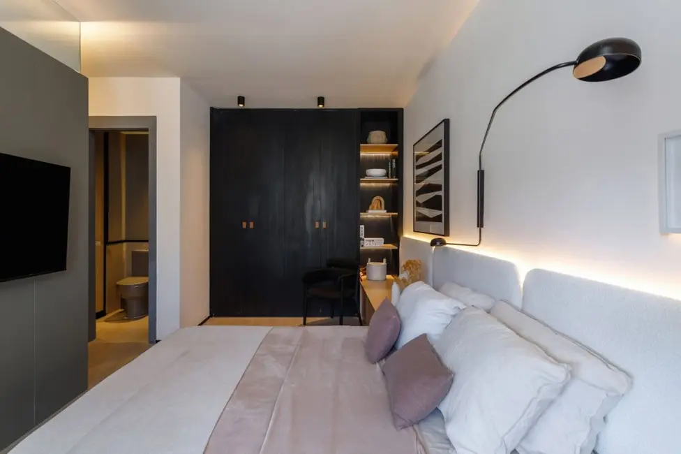 Apartamento com 2 quartos à venda, 48m2 em Santo Cristo, Rio De Janeiro - RJ - imagem 2 Foto 2 de Apartamento com 2 quartos à venda, 48m2 em Santo Cristo, Rio De Janeiro - RJ
