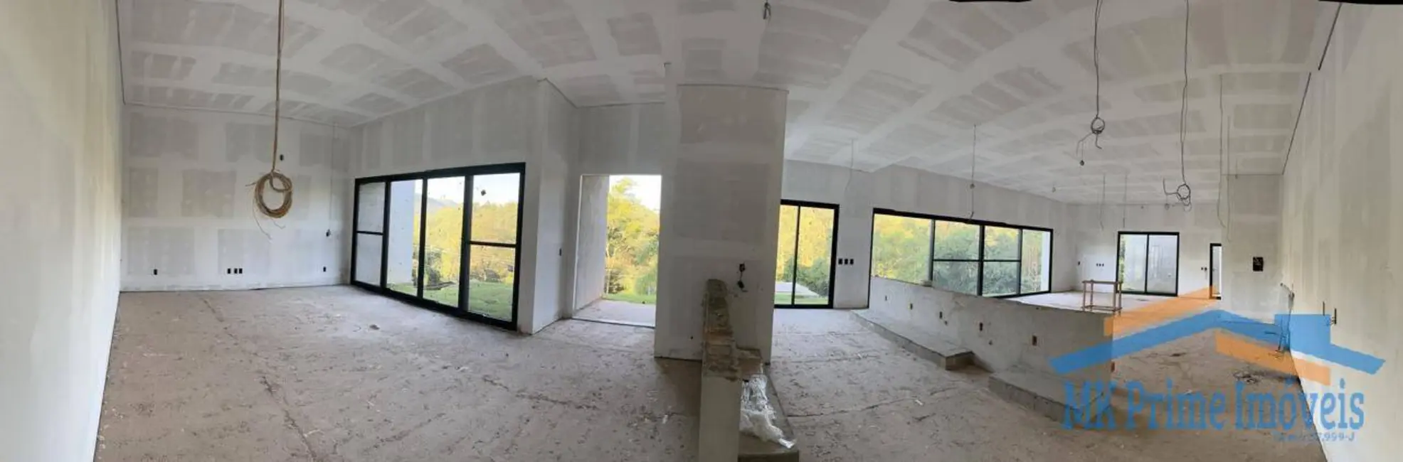 Casa de Condomínio com 3 quartos à venda, 487m2 em Centro, Aracariguama - SP - imagem 3 Foto 3 de Casa de Condomínio com 3 quartos à venda, 487m2 em Centro, Aracariguama - SP