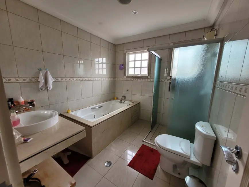 Foto 2 de Casa com 4 quartos à venda, 1000m2 em Veloso, Osasco - SP