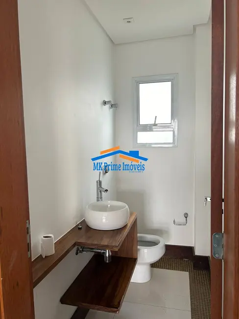 Casa de Condomínio com 3 quartos para alugar, 260m2 em Carapicuiba - SP - imagem 7 Foto 7 de Casa de Condomínio com 3 quartos para alugar, 260m2 em Carapicuiba - SP