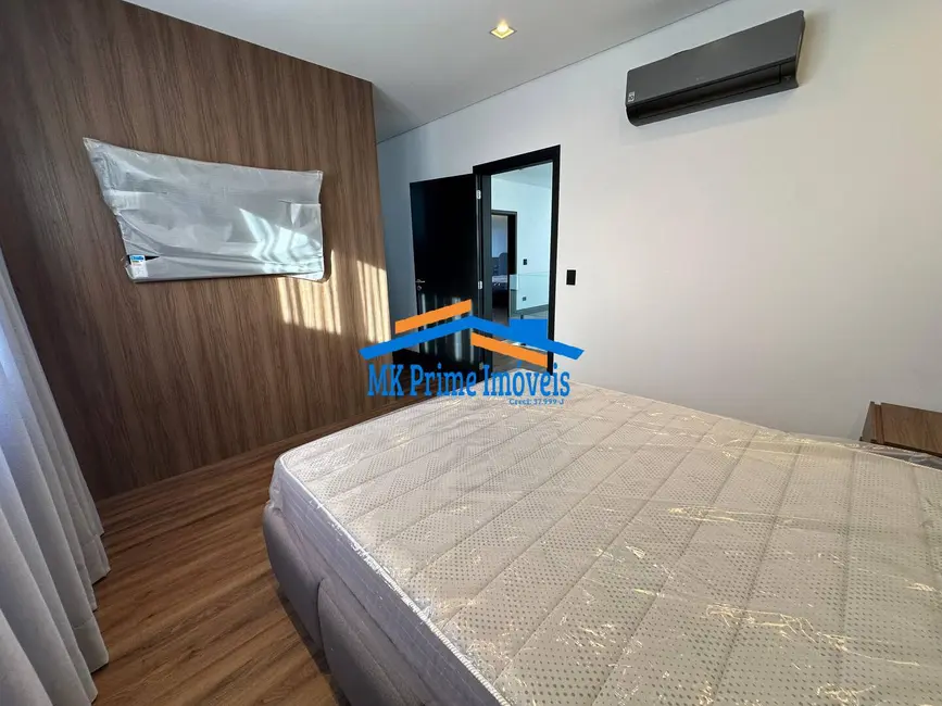 Casa de Condomínio com 4 quartos à venda, 486m2 em São Paulo II, Cotia - SP - imagem 3 Foto 3 de Casa de Condomínio com 4 quartos à venda, 486m2 em São Paulo II, Cotia - SP