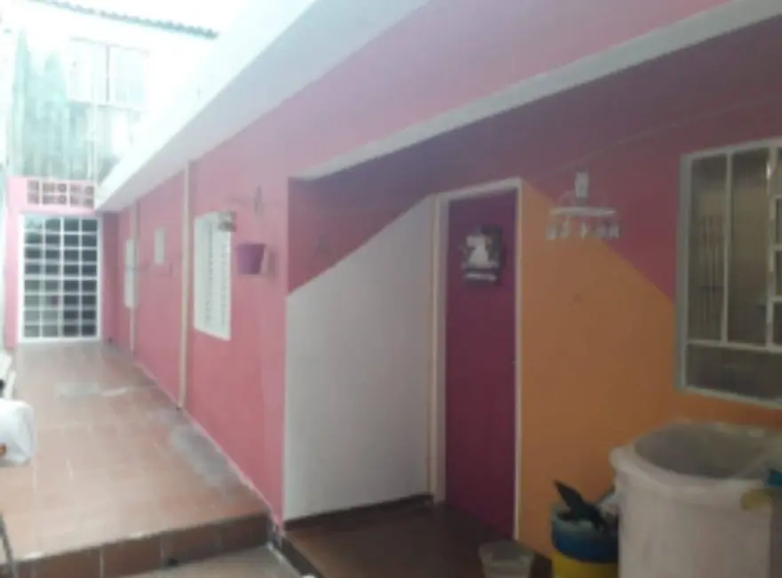 Foto 2 de Casa com 4 quartos à venda, 150m2 em Vila Silviânia, Carapicuiba - SP