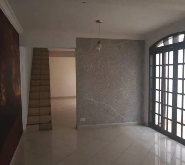 Foto 1 de Sobrado com 4 quartos à venda, 180m2 em Cidade das Flores, Osasco - SP