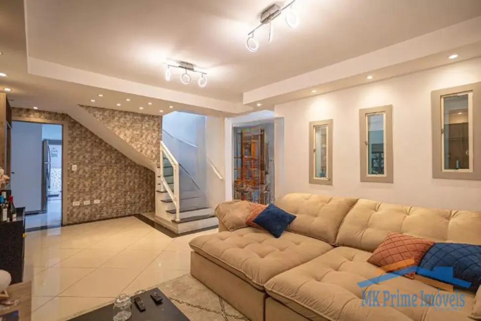 Sobrado com 3 quartos à venda, 180m2 em Cipava, Osasco - SP - imagem 3 Foto 3 de Sobrado com 3 quartos à venda, 180m2 em Cipava, Osasco - SP
