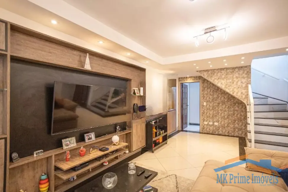 Sobrado com 3 quartos à venda, 180m2 em Cipava, Osasco - SP - imagem 6 Foto 6 de Sobrado com 3 quartos à venda, 180m2 em Cipava, Osasco - SP