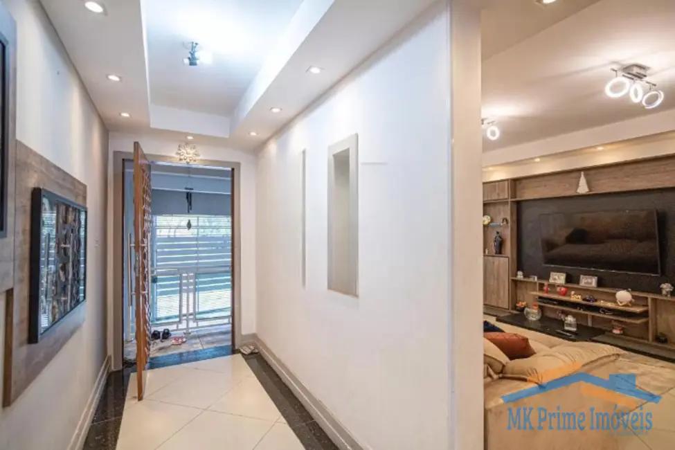 Sobrado com 3 quartos à venda, 180m2 em Cipava, Osasco - SP - imagem 8 Foto 8 de Sobrado com 3 quartos à venda, 180m2 em Cipava, Osasco - SP