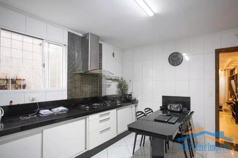 Sobrado com 3 quartos à venda, 180m2 em Cipava, Osasco - SP - imagem 9 Foto 9 de Sobrado com 3 quartos à venda, 180m2 em Cipava, Osasco - SP