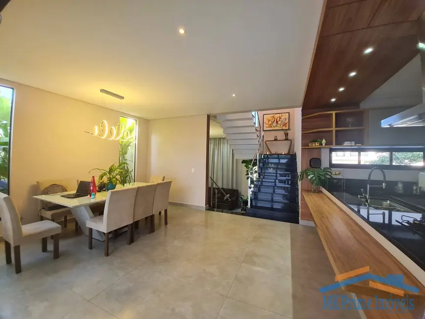 Foto 9 de Casa de Condomínio com 4 quartos à venda, 275m2 em Paisagem Renoir, Cotia - SP