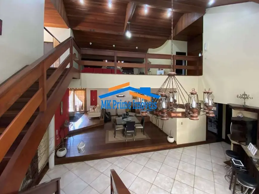 Foto 1 de Casa de Condomínio com 4 quartos para alugar, 780m2 em Chácara dos Junqueiras, Carapicuiba - SP